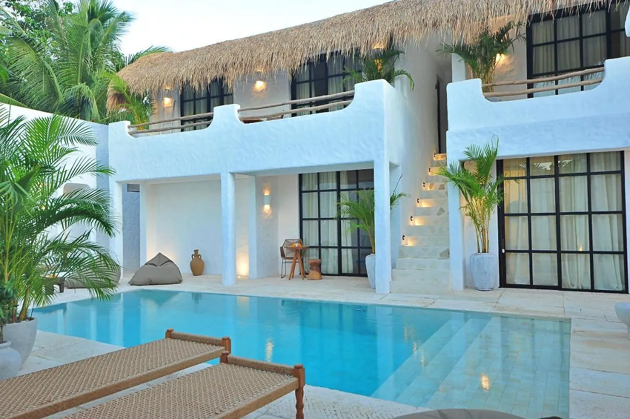 Hotel Amara Uluwatu 0*,  Indonesia