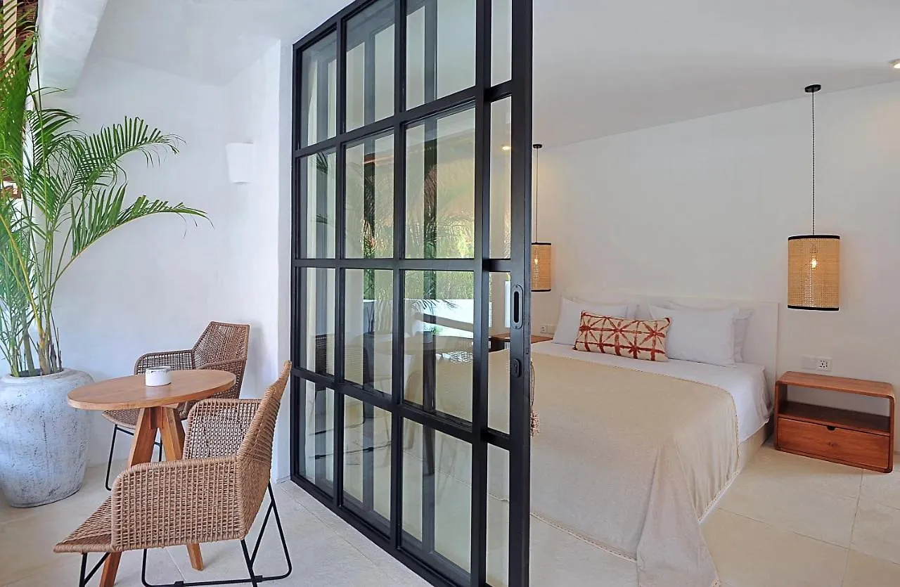 Отель Amara Uluwatu  Улувату